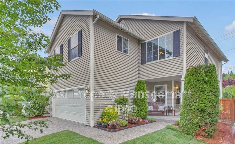 14572 SE 153rd Pl in Renton, WA - Building Photo