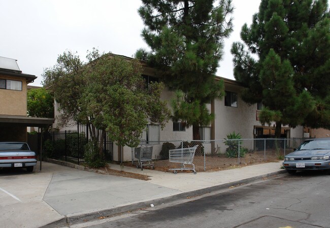 5344 Rex Ave in San Diego, CA - Foto de edificio - Building Photo