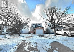 662 Elgin St N in Cambridge, ON - Building Photo - Building Photo