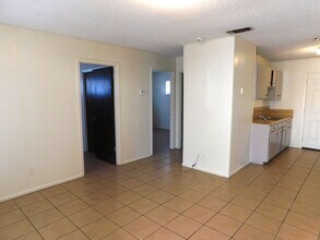 123 Catherine St in Del Rio, TX - Building Photo - Building Photo