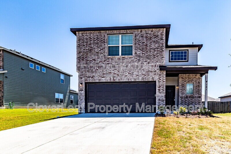 741 Tupelo Tank Dr in New Braunfels, TX - Building Photo
