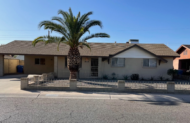 property at 4001 W Las Palmaritas Dr