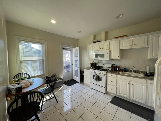 56 Hobson St, Unit 2
