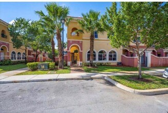 3529 NW 29th Pl in Lauderdale Lakes, FL - Building Photo - Building Photo