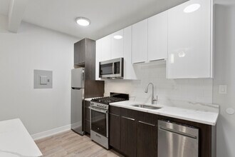 1651 W Jonquil Terrace in Chicago, IL - Building Photo - Building Photo