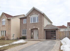 121 Ocala St in Ottawa, ON - Building Photo