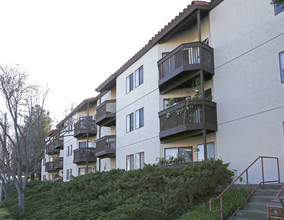 Plaza De Las Flores in Sunnyvale, CA - Foto de edificio - Building Photo