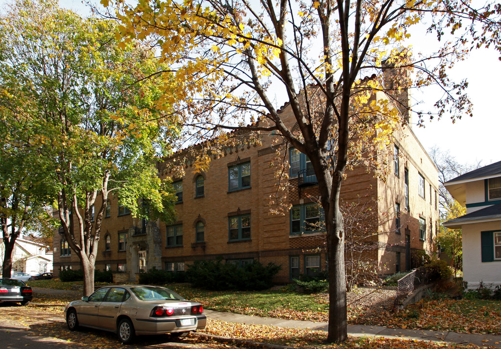 3305 Fremont Ave S in Minneapolis, MN - Building Photo