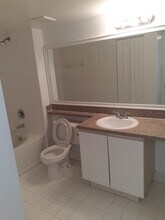 720 SW 111th Way in Pembroke Pines, FL - Building Photo - Building Photo