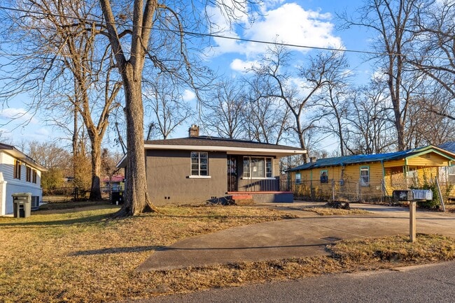 property at 3829 Ellis Ave SW