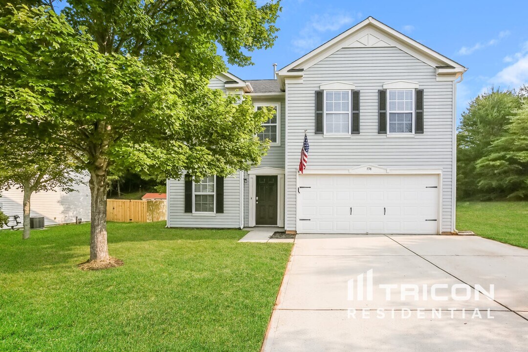 194 Wolf Creek Ln in Statesville, NC - Building Photo