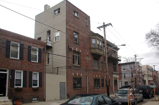 913-917 S 17th St in Philadelphia, PA - Building Photo - Building Photo