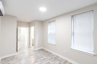 3131 Custer St photo'