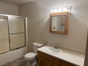414 SE L St in Grants Pass, OR - Building Photo - Building Photo