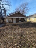 1502 S Pleasant St in Independence, MO - Building Photo