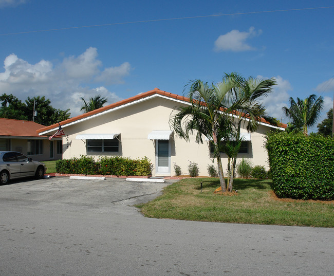 1435-1439 SE 10th Ave in Fort Lauderdale, FL - Building Photo - Building Photo