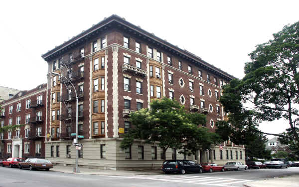 1803 Beverly Road in Brooklyn, NY - Foto de edificio