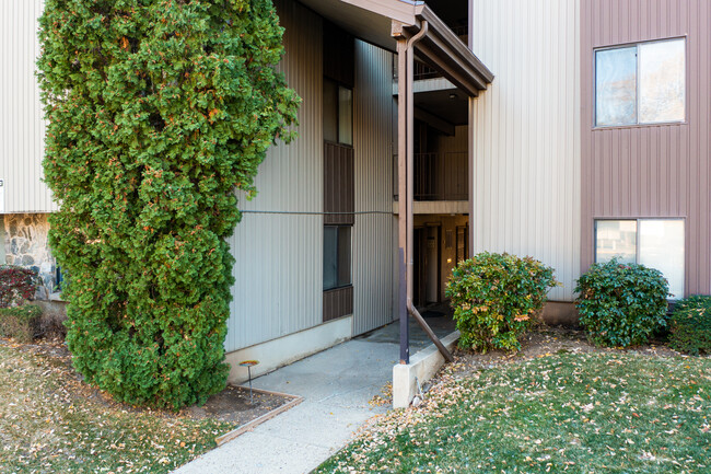 Millstone Manor in Ogden, UT - Foto de edificio - Building Photo