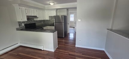 678 Savin Ave, Unit 2C in West Haven, CT - Foto de edificio - Building Photo