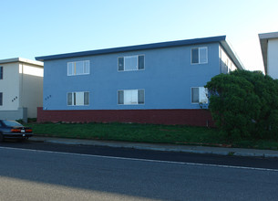 435 Esplanade Ave in Pacifica, CA - Building Photo - Building Photo