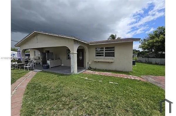 13451 SW 268th St in Naranja, FL - Building Photo