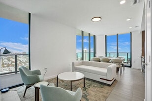 580 72nd St in Miami Beach, FL - Building Photo