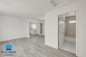 14025 Victory Blvd in Los Angeles, CA - Building Photo - Building Photo