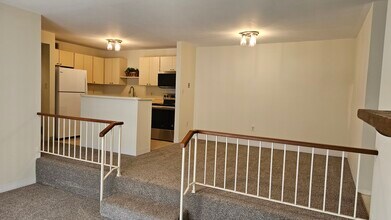 1209 Kenzie Rd in Pittsburgh, PA - Foto de edificio - Building Photo