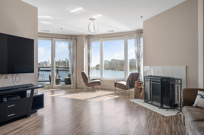 600 Harbor Blvd in Weehawken, NJ - Building Photo - Building Photo