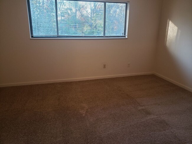 property at 229 Yelton Ct