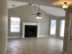 4422 Haiti Ln in Pasadena, TX - Building Photo - Building Photo