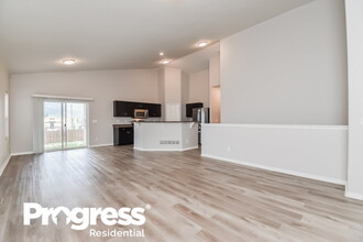 2370 Spring Blossom Dr in Colorado Springs, CO - Foto de edificio - Building Photo