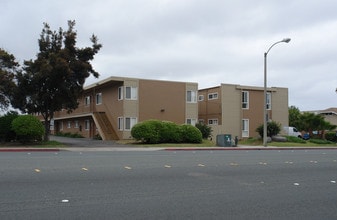 Cova Vista in Chula Vista, CA - Foto de edificio - Building Photo
