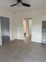 947 3/4-636 S Bonnie Beach Pl in Los Angeles, CA - Building Photo