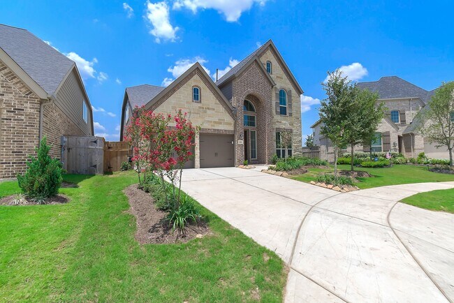 property at 3410 Willow Cres Ct