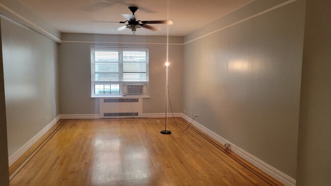 61-41 Saunders St, Unit B25 in Queens, NY - Building Photo - Building Photo
