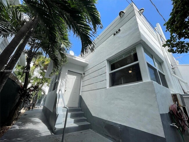 726 8th St, Unit 4 in Miami Beach, FL - Foto de edificio - Building Photo