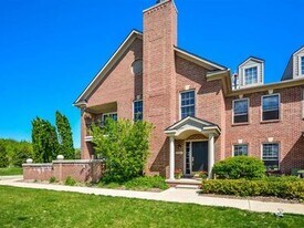 5698 Wellesley Ln in Ypsilanti, MI - Building Photo