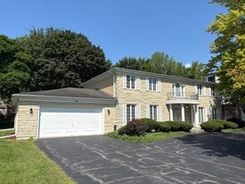 59 Regent Dr in Oak Brook, IL - Building Photo