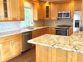 267 Weed Ave in Stamford, CT - Building Photo - Building Photo
