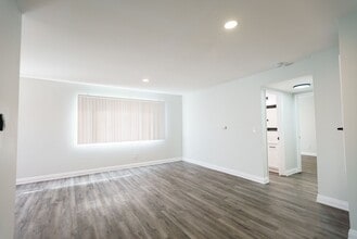 4524 Vista Del Monte Ave in Sherman Oaks, CA - Building Photo - Interior Photo