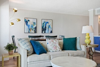 8743 Thomas Dr in Panama City Beach, FL - Building Photo - Building Photo