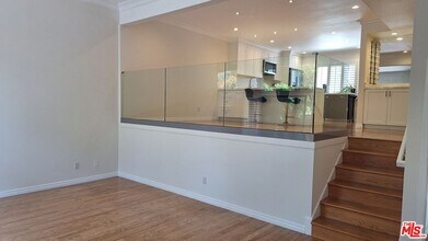 13336 Maxella Ave in Marina Del Rey, CA - Building Photo - Building Photo