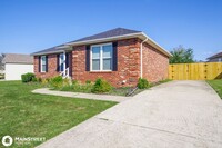 5220 Plume Dr in Louisville, KY - Building Photo - Building Photo