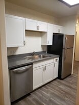 129 S 14th 1/2 St in Nederland, TX - Building Photo