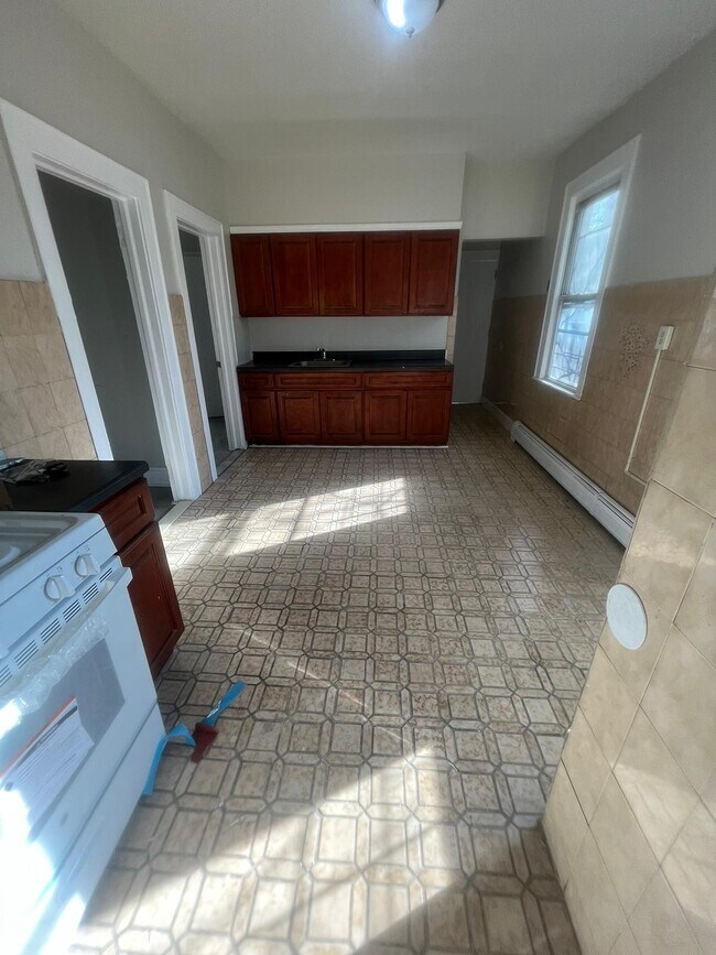 192 S 12th St, Unit 1 in Newark, NJ - Foto de edificio - Building Photo