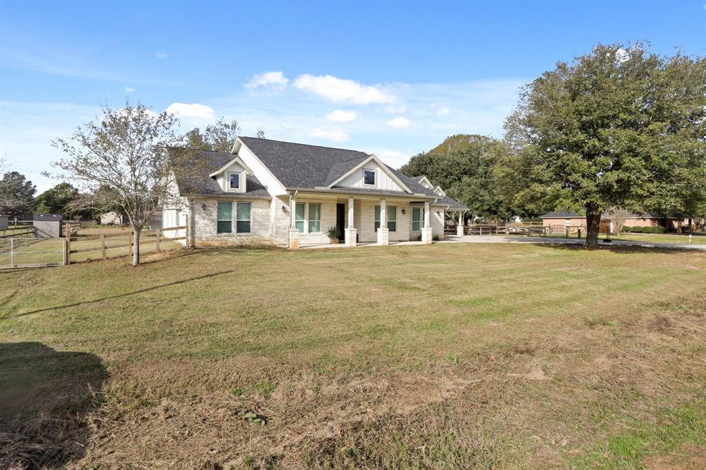 19503 Fisher Dr in Tomball, TX - Building Photo