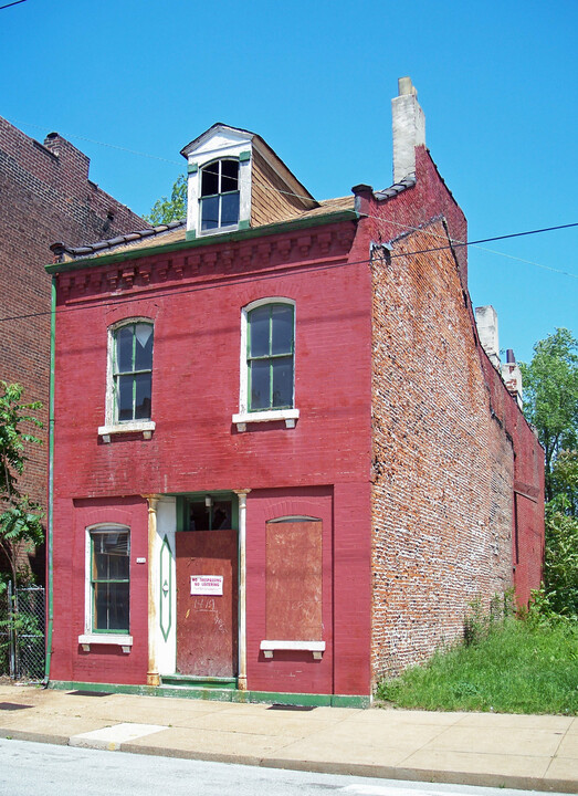 1419 Mallinckrodt St in St. Louis, MO - Foto de edificio