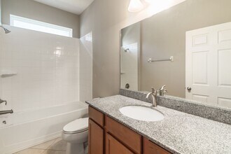 32628 Harmony Oaks Dr in Wesley Chapel, FL - Building Photo - Building Photo