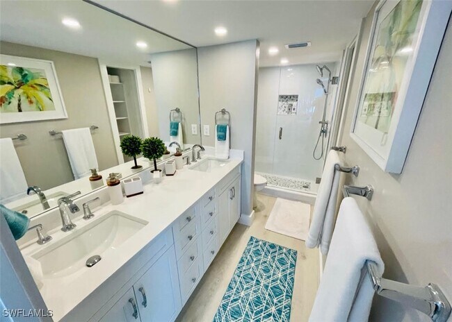 property at 3443 Gulf Shore Blvd N